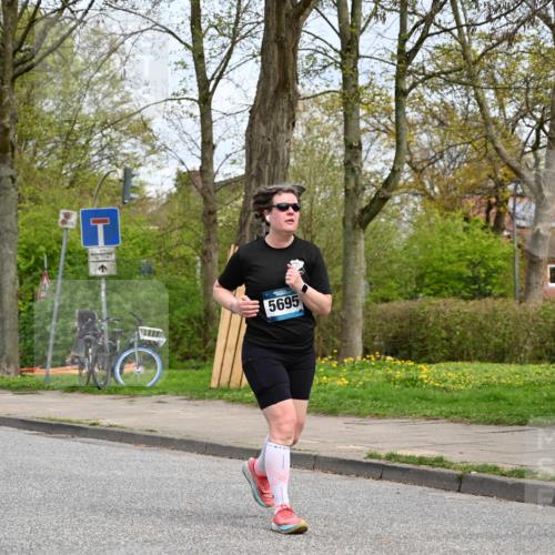 12.04.2026 - 45. Internationalen Wilhelmsburger Insellauf J. Mangold http://msf.ph/oto/9519206 12.04.2026 13:27:44 Ziel 5222, 3215, 2756, 2180, 3132, 2875, 3938, 3937, 4222, 4221, 4575, 4574, 2563, 5695 meine-sportfotos.de