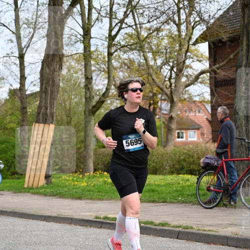 12.04.2026 - 45. Internationalen Wilhelmsburger Insellauf J. Mangold http://msf.ph/oto/9519213 12.04.2026 13:27:44 Ziel 5222, 3215, 2756, 2180, 3132, 2875, 3938, 3937, 4222, 4221, 4575, 4574, 2563, 5695 meine-sportfotos.de