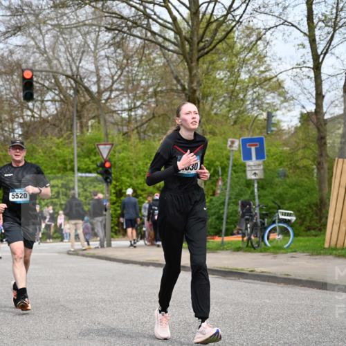12.04.2026 - 45. Internationalen Wilhelmsburger Insellauf J. Mangold http://msf.ph/oto/9519229 12.04.2026 13:28:09 Ziel 2563, 5695, 3800, 2630, 5520, 5509 meine-sportfotos.de