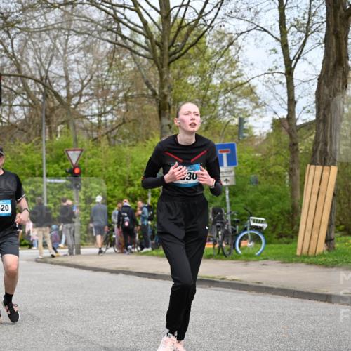 12.04.2026 - 45. Internationalen Wilhelmsburger Insellauf J. Mangold http://msf.ph/oto/9519232 12.04.2026 13:28:09 Ziel 2563, 5695, 3800, 2630, 5520, 5509 meine-sportfotos.de