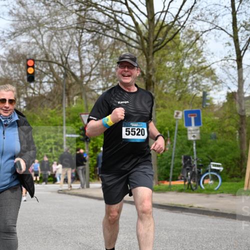 12.04.2026 - 45. Internationalen Wilhelmsburger Insellauf J. Mangold http://msf.ph/oto/9519243 12.04.2026 13:28:10 Ziel 2563, 5695, 3800, 2630, 5520, 5509, 4316 meine-sportfotos.de