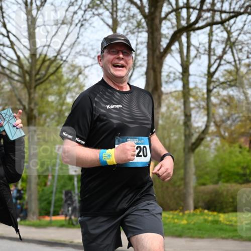 12.04.2026 - 45. Internationalen Wilhelmsburger Insellauf J. Mangold http://msf.ph/oto/9519252 12.04.2026 13:28:11 Ziel 2563, 5695, 3800, 3800, 2630, 5520, 5509, 4316 meine-sportfotos.de