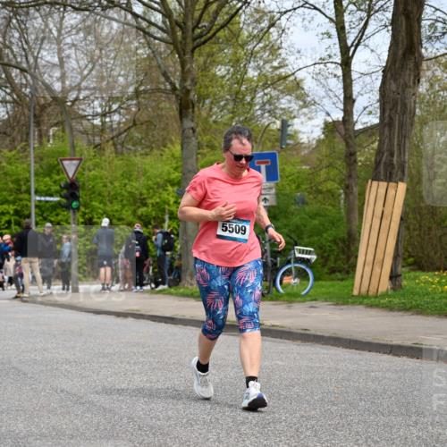 12.04.2026 - 45. Internationalen Wilhelmsburger Insellauf J. Mangold http://msf.ph/oto/9519260 12.04.2026 13:28:17 Ziel 5695, 3800, 2630, 5520, 5509, 4316, 3564, 3483, 4471 meine-sportfotos.de