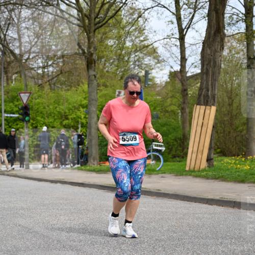 12.04.2026 - 45. Internationalen Wilhelmsburger Insellauf J. Mangold http://msf.ph/oto/9519262 12.04.2026 13:28:17 Ziel 5695, 3800, 2630, 5520, 5509, 4316, 3564, 3483, 4471 meine-sportfotos.de