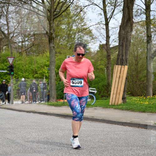 12.04.2026 - 45. Internationalen Wilhelmsburger Insellauf J. Mangold http://msf.ph/oto/9519263 12.04.2026 13:28:17 Ziel 5695, 3800, 2630, 5520, 5509, 4316, 3564, 3483, 4471 meine-sportfotos.de