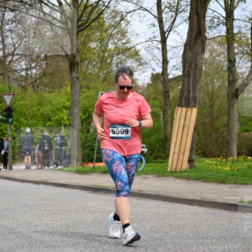 12.04.2026 - 45. Internationalen Wilhelmsburger Insellauf J. Mangold http://msf.ph/oto/9519264 12.04.2026 13:28:17 Ziel 5695, 3800, 2630, 5520, 5509, 4316, 3564, 3483, 4471 meine-sportfotos.de