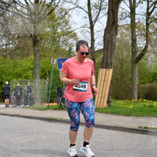 12.04.2026 - 45. Internationalen Wilhelmsburger Insellauf J. Mangold http://msf.ph/oto/9519267 12.04.2026 13:28:18 Ziel 5695, 3800, 2630, 5520, 5509, 5509, 4316, 3564, 3483, 4471 meine-sportfotos.de