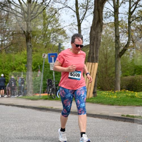 12.04.2026 - 45. Internationalen Wilhelmsburger Insellauf J. Mangold http://msf.ph/oto/9519268 12.04.2026 13:28:18 Ziel 5695, 3800, 2630, 5520, 5509, 5509, 4316, 3564, 3483, 4471 meine-sportfotos.de