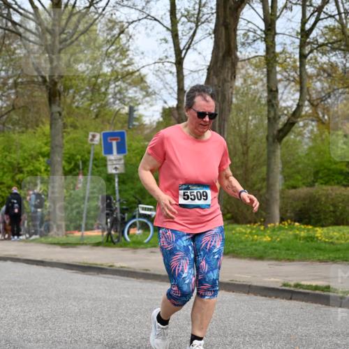 12.04.2026 - 45. Internationalen Wilhelmsburger Insellauf J. Mangold http://msf.ph/oto/9519270 12.04.2026 13:28:18 Ziel 5695, 3800, 2630, 5520, 5509, 5509, 4316, 3564, 3483, 4471 meine-sportfotos.de