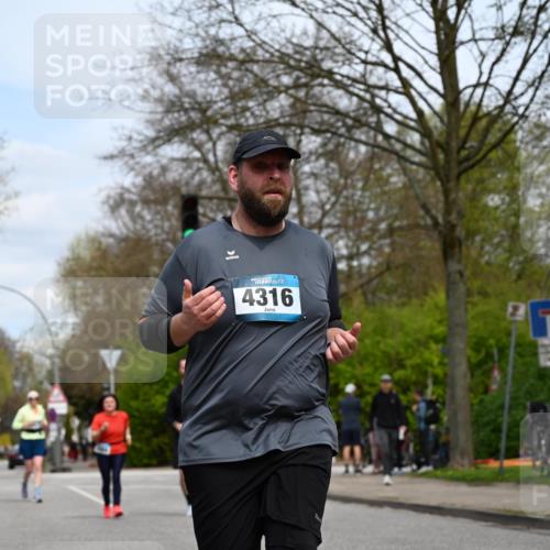 12.04.2026 - 45. Internationalen Wilhelmsburger Insellauf J. Mangold http://msf.ph/oto/9519288 12.04.2026 13:28:22 Ziel 3800, 2630, 5520, 5509, 4316, 4316, 3564, 3483, 4471 meine-sportfotos.de