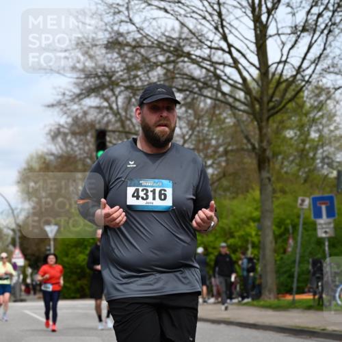 12.04.2026 - 45. Internationalen Wilhelmsburger Insellauf J. Mangold http://msf.ph/oto/9519289 12.04.2026 13:28:22 Ziel 3800, 2630, 5520, 5509, 4316, 4316, 3564, 3483, 4471 meine-sportfotos.de