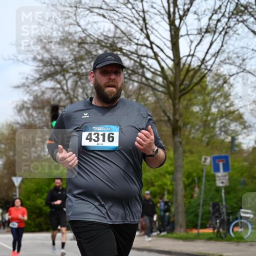 12.04.2026 - 45. Internationalen Wilhelmsburger Insellauf J. Mangold http://msf.ph/oto/9519291 12.04.2026 13:28:22 Ziel 3800, 2630, 5520, 5509, 4316, 4316, 3564, 3483, 4471 meine-sportfotos.de