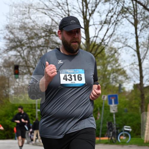 12.04.2026 - 45. Internationalen Wilhelmsburger Insellauf J. Mangold http://msf.ph/oto/9519295 12.04.2026 13:28:22 Ziel 3800, 2630, 5520, 5509, 4316, 4316, 3564, 3483, 4471 meine-sportfotos.de