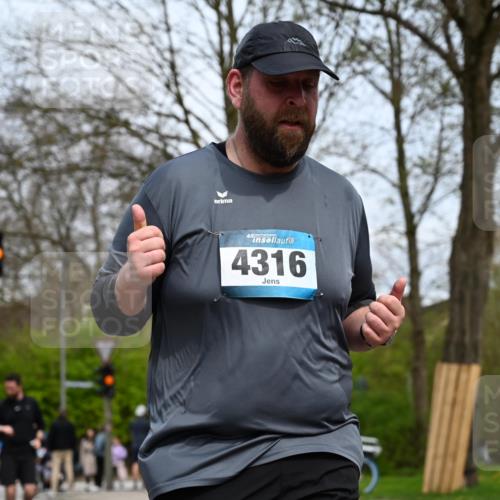 12.04.2026 - 45. Internationalen Wilhelmsburger Insellauf J. Mangold http://msf.ph/oto/9519298 12.04.2026 13:28:22 Ziel 3800, 2630, 5520, 5509, 4316, 4316, 3564, 3483, 4471 meine-sportfotos.de