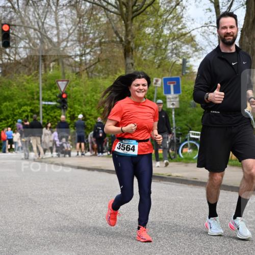 12.04.2026 - 45. Internationalen Wilhelmsburger Insellauf J. Mangold http://msf.ph/oto/9519304 12.04.2026 13:28:27 Ziel 3800, 2630, 5520, 5509, 4316, 3564, 3483, 4471, 4471, 4303, 4302, 4304 meine-sportfotos.de