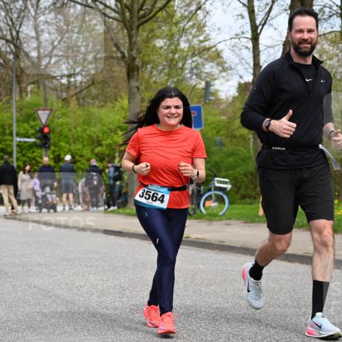 12.04.2026 - 45. Internationalen Wilhelmsburger Insellauf J. Mangold http://msf.ph/oto/9519306 12.04.2026 13:28:27 Ziel 3800, 2630, 5520, 5509, 4316, 3564, 3483, 4471, 4471, 4303, 4302, 4304 meine-sportfotos.de
