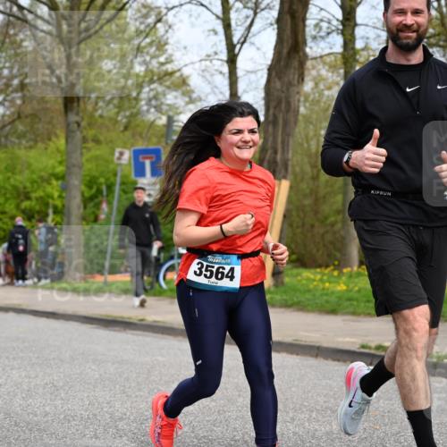 12.04.2026 - 45. Internationalen Wilhelmsburger Insellauf J. Mangold http://msf.ph/oto/9519311 12.04.2026 13:28:27 Ziel 3800, 2630, 5520, 5509, 4316, 3564, 3483, 4471, 4471, 4303, 4302, 4304 meine-sportfotos.de