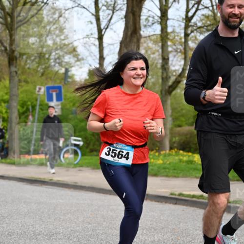 12.04.2026 - 45. Internationalen Wilhelmsburger Insellauf J. Mangold http://msf.ph/oto/9519313 12.04.2026 13:28:27 Ziel 3800, 2630, 5520, 5509, 4316, 3564, 3483, 4471, 4471, 4303, 4302, 4304 meine-sportfotos.de