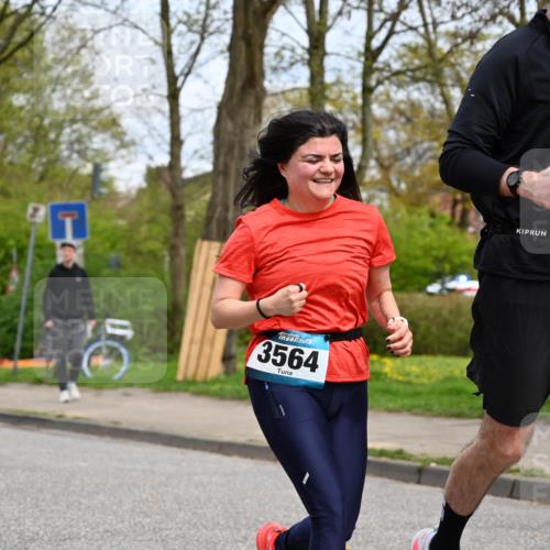 12.04.2026 - 45. Internationalen Wilhelmsburger Insellauf J. Mangold http://msf.ph/oto/9519315 12.04.2026 13:28:27 Ziel 3800, 2630, 5520, 5509, 4316, 3564, 3483, 4471, 4471, 4303, 4302, 4304 meine-sportfotos.de