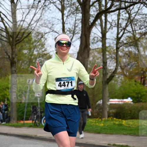 12.04.2026 - 45. Internationalen Wilhelmsburger Insellauf J. Mangold http://msf.ph/oto/9519333 12.04.2026 13:28:31 Ziel 3800, 2630, 5520, 5509, 4316, 3564, 3483, 4471, 4303, 4302, 4304 meine-sportfotos.de