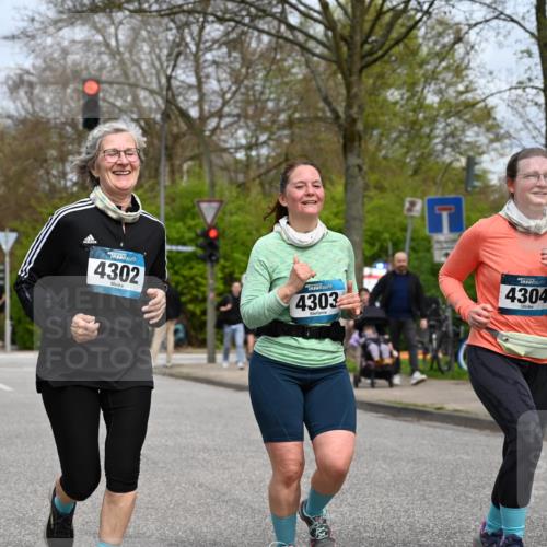 12.04.2026 - 45. Internationalen Wilhelmsburger Insellauf J. Mangold http://msf.ph/oto/9519346 12.04.2026 13:28:37 Ziel 2630, 5520, 5509, 4316, 3564, 3483, 3483, 4471, 4303, 4302, 4304, 4451 meine-sportfotos.de