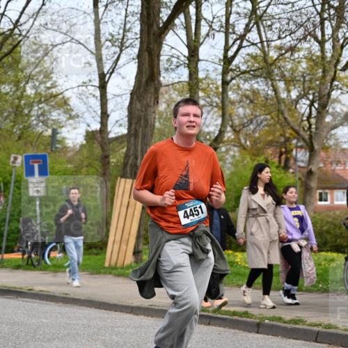 12.04.2026 - 45. Internationalen Wilhelmsburger Insellauf J. Mangold http://msf.ph/oto/9519377 12.04.2026 13:28:47 Ziel 5509, 4316, 3564, 3483, 4471, 4303, 4303, 4302, 4304, 4451, 2650, 2340, 5861, 2509, 2483, 2616 meine-sportfotos.de