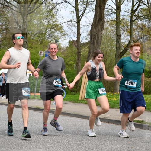 12.04.2026 - 45. Internationalen Wilhelmsburger Insellauf J. Mangold http://msf.ph/oto/9519413 12.04.2026 13:29:05 Ziel 4303, 4302, 4304, 4451, 2650, 2340, 5861, 2509, 2483, 2616, 5535, 5536, 5539, 4547, 4420, 3648 meine-sportfotos.de