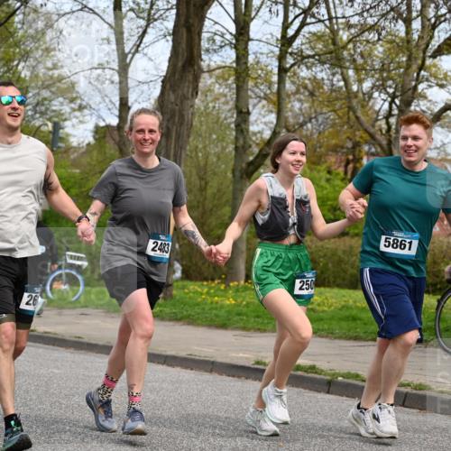 12.04.2026 - 45. Internationalen Wilhelmsburger Insellauf J. Mangold http://msf.ph/oto/9519418 12.04.2026 13:29:05 Ziel 4303, 4302, 4304, 4451, 2650, 2340, 5861, 2509, 2483, 2616, 5535, 5536, 5539, 4547, 4420, 3648 meine-sportfotos.de