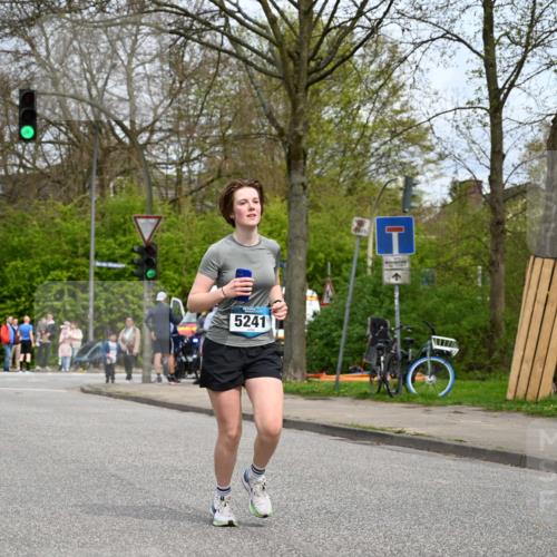12.04.2026 - 45. Internationalen Wilhelmsburger Insellauf J. Mangold http://msf.ph/oto/9519454 12.04.2026 13:29:51 Ziel 3648, 3547, 3548, 2131, 5241, 3981 meine-sportfotos.de
