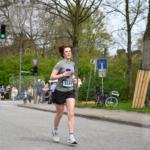 12.04.2026 - 45. Internationalen Wilhelmsburger Insellauf J. Mangold http://msf.ph/oto/9519455 12.04.2026 13:29:51 Ziel 3648, 3547, 3548, 2131, 5241, 3981 meine-sportfotos.de