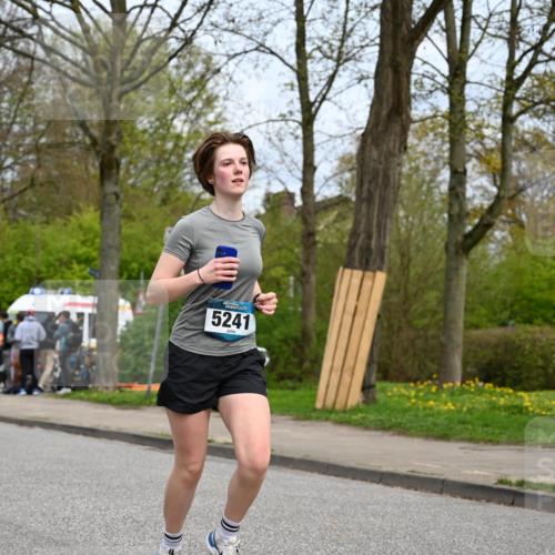 12.04.2026 - 45. Internationalen Wilhelmsburger Insellauf J. Mangold http://msf.ph/oto/9519463 12.04.2026 13:29:52 Ziel 3648, 3547, 3548, 2131, 5241, 3981, 3981, 2514 meine-sportfotos.de