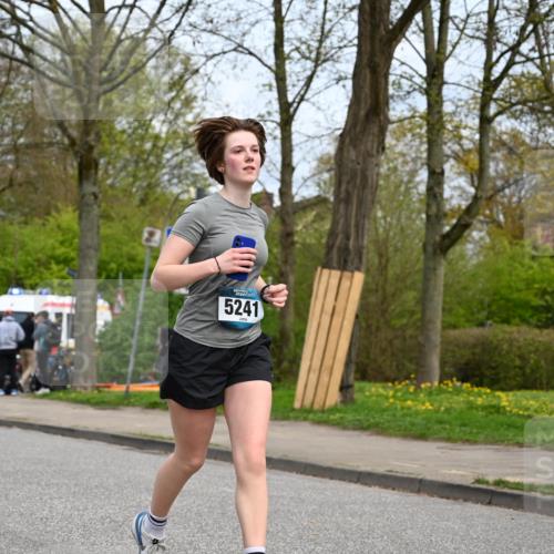 12.04.2026 - 45. Internationalen Wilhelmsburger Insellauf J. Mangold http://msf.ph/oto/9519464 12.04.2026 13:29:52 Ziel 3648, 3547, 3548, 2131, 5241, 3981, 3981, 2514 meine-sportfotos.de