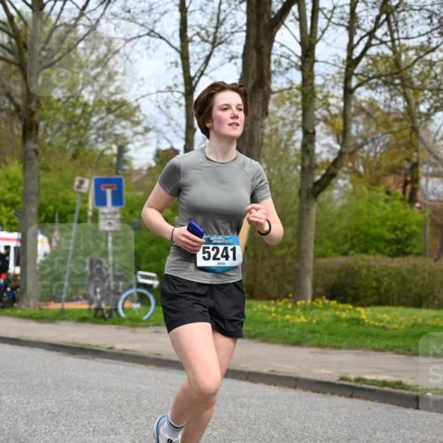 12.04.2026 - 45. Internationalen Wilhelmsburger Insellauf J. Mangold http://msf.ph/oto/9519467 12.04.2026 13:29:52 Ziel 3648, 3547, 3548, 2131, 5241, 3981, 3981, 2514 meine-sportfotos.de
