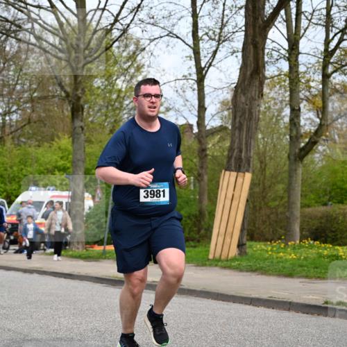 12.04.2026 - 45. Internationalen Wilhelmsburger Insellauf J. Mangold http://msf.ph/oto/9519483 12.04.2026 13:29:59 Ziel 2131, 5241, 5241, 3981, 2514, 2515, 4324, 4429, 2003 meine-sportfotos.de