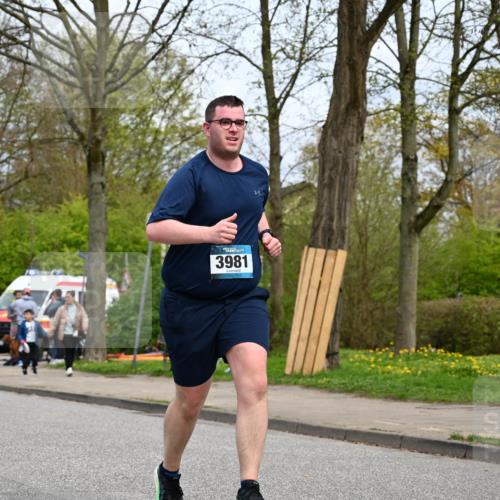 12.04.2026 - 45. Internationalen Wilhelmsburger Insellauf J. Mangold http://msf.ph/oto/9519484 12.04.2026 13:29:59 Ziel 2131, 5241, 5241, 3981, 2514, 2515, 4324, 4429, 2003 meine-sportfotos.de