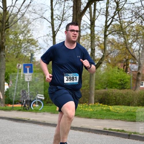 12.04.2026 - 45. Internationalen Wilhelmsburger Insellauf J. Mangold http://msf.ph/oto/9519488 12.04.2026 13:29:59 Ziel 2131, 5241, 5241, 3981, 2514, 2515, 4324, 4429, 2003 meine-sportfotos.de