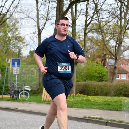 12.04.2026 - 45. Internationalen Wilhelmsburger Insellauf J. Mangold http://msf.ph/oto/9519489 12.04.2026 13:29:59 Ziel 2131, 5241, 5241, 3981, 2514, 2515, 4324, 4429, 2003 meine-sportfotos.de