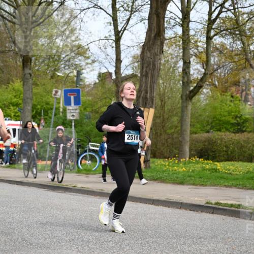 12.04.2026 - 45. Internationalen Wilhelmsburger Insellauf J. Mangold http://msf.ph/oto/9519515 12.04.2026 13:30:07 Ziel 5241, 3981, 2514, 2515, 4324, 4429, 2003, 4456, 4463, 5815 meine-sportfotos.de