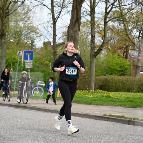 12.04.2026 - 45. Internationalen Wilhelmsburger Insellauf J. Mangold http://msf.ph/oto/9519517 12.04.2026 13:30:07 Ziel 5241, 3981, 2514, 2515, 4324, 4429, 2003, 4456, 4463, 5815 meine-sportfotos.de