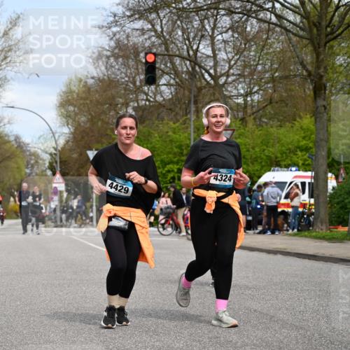 12.04.2026 - 45. Internationalen Wilhelmsburger Insellauf J. Mangold http://msf.ph/oto/9519522 12.04.2026 13:30:09 Ziel 5241, 3981, 2514, 2515, 4324, 4429, 2003, 2003, 4456, 4463, 5815 meine-sportfotos.de