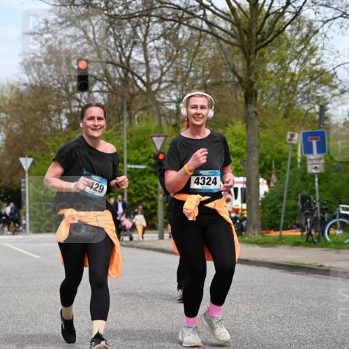 12.04.2026 - 45. Internationalen Wilhelmsburger Insellauf J. Mangold http://msf.ph/oto/9519528 12.04.2026 13:30:09 Ziel 5241, 3981, 2514, 2515, 4324, 4429, 2003, 2003, 4456, 4463, 5815 meine-sportfotos.de