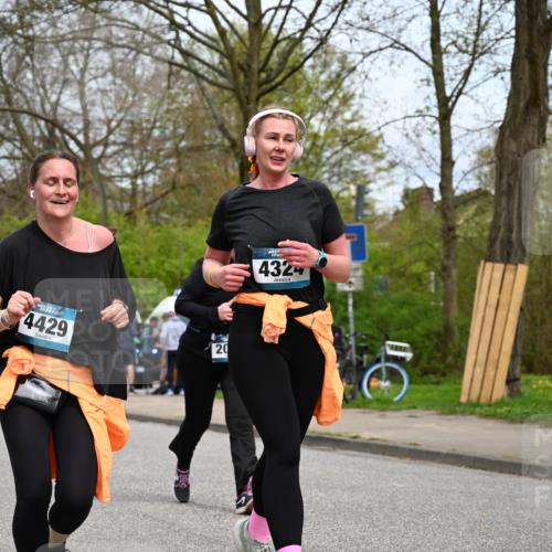 12.04.2026 - 45. Internationalen Wilhelmsburger Insellauf J. Mangold http://msf.ph/oto/9519534 12.04.2026 13:30:10 Ziel 5241, 3981, 2514, 2515, 4324, 4429, 2003, 4456, 4463, 5815 meine-sportfotos.de