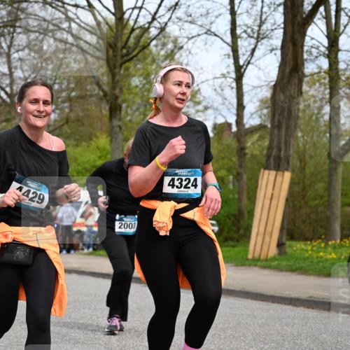 12.04.2026 - 45. Internationalen Wilhelmsburger Insellauf J. Mangold http://msf.ph/oto/9519537 12.04.2026 13:30:10 Ziel 5241, 3981, 2514, 2515, 4324, 4429, 2003, 4456, 4463, 5815 meine-sportfotos.de