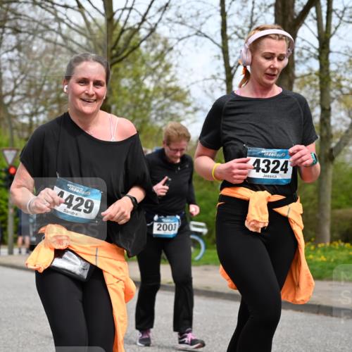 12.04.2026 - 45. Internationalen Wilhelmsburger Insellauf J. Mangold http://msf.ph/oto/9519542 12.04.2026 13:30:11 Ziel 5241, 3981, 2514, 2515, 4324, 4429, 2003, 4456, 4463, 5815 meine-sportfotos.de