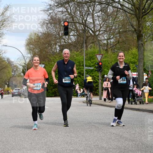 12.04.2026 - 45. Internationalen Wilhelmsburger Insellauf J. Mangold http://msf.ph/oto/9519548 12.04.2026 13:30:20 Ziel 5241, 3981, 2514, 2515, 4324, 4429, 4324, 4429, 2003, 4456, 4463, 5815 meine-sportfotos.de