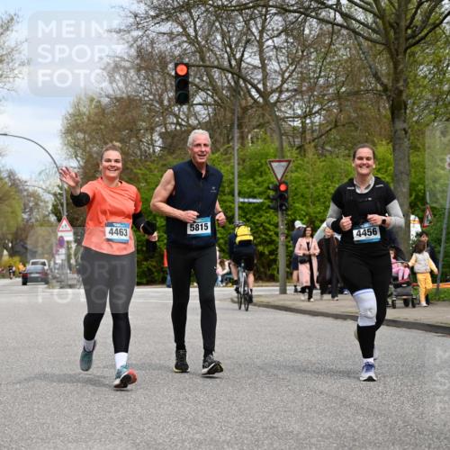 12.04.2026 - 45. Internationalen Wilhelmsburger Insellauf J. Mangold http://msf.ph/oto/9519551 12.04.2026 13:30:21 Ziel 5241, 3981, 2514, 2515, 4324, 4429, 2003, 2003, 4456, 4463, 5815 meine-sportfotos.de