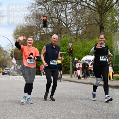 12.04.2026 - 45. Internationalen Wilhelmsburger Insellauf J. Mangold http://msf.ph/oto/9519554 12.04.2026 13:30:21 Ziel 5241, 3981, 2514, 2515, 4324, 4429, 2003, 2003, 4456, 4463, 5815 meine-sportfotos.de