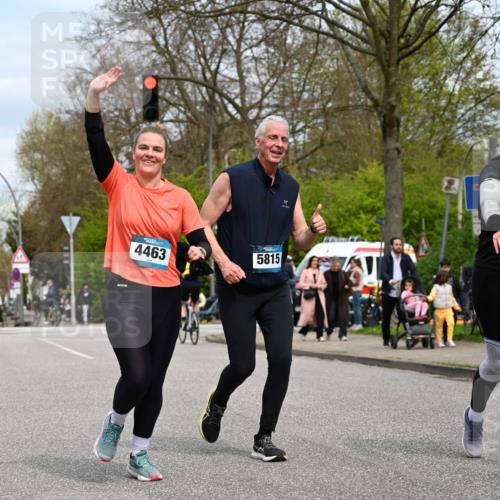 12.04.2026 - 45. Internationalen Wilhelmsburger Insellauf J. Mangold http://msf.ph/oto/9519563 12.04.2026 13:30:22 Ziel 5241, 3981, 2514, 2515, 4324, 4429, 2003, 4456, 4463, 5815 meine-sportfotos.de