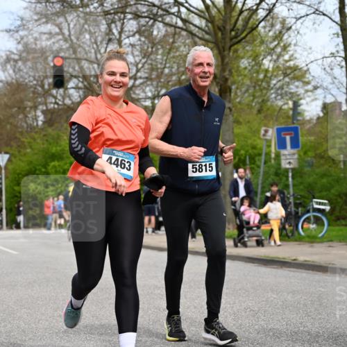 12.04.2026 - 45. Internationalen Wilhelmsburger Insellauf J. Mangold http://msf.ph/oto/9519570 12.04.2026 13:30:22 Ziel 5241, 3981, 2514, 2515, 4324, 4429, 2003, 4456, 4463, 5815 meine-sportfotos.de