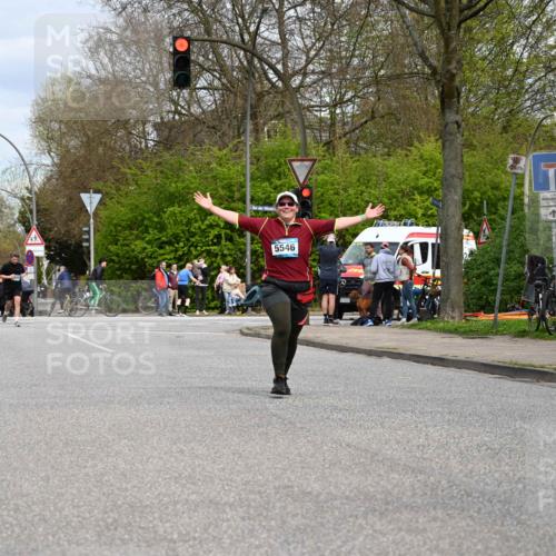 12.04.2026 - 45. Internationalen Wilhelmsburger Insellauf J. Mangold http://msf.ph/oto/9519579 12.04.2026 13:30:43 Ziel 4324, 4429, 2003, 4456, 4463, 5815, 5546, 5745, 2494 meine-sportfotos.de